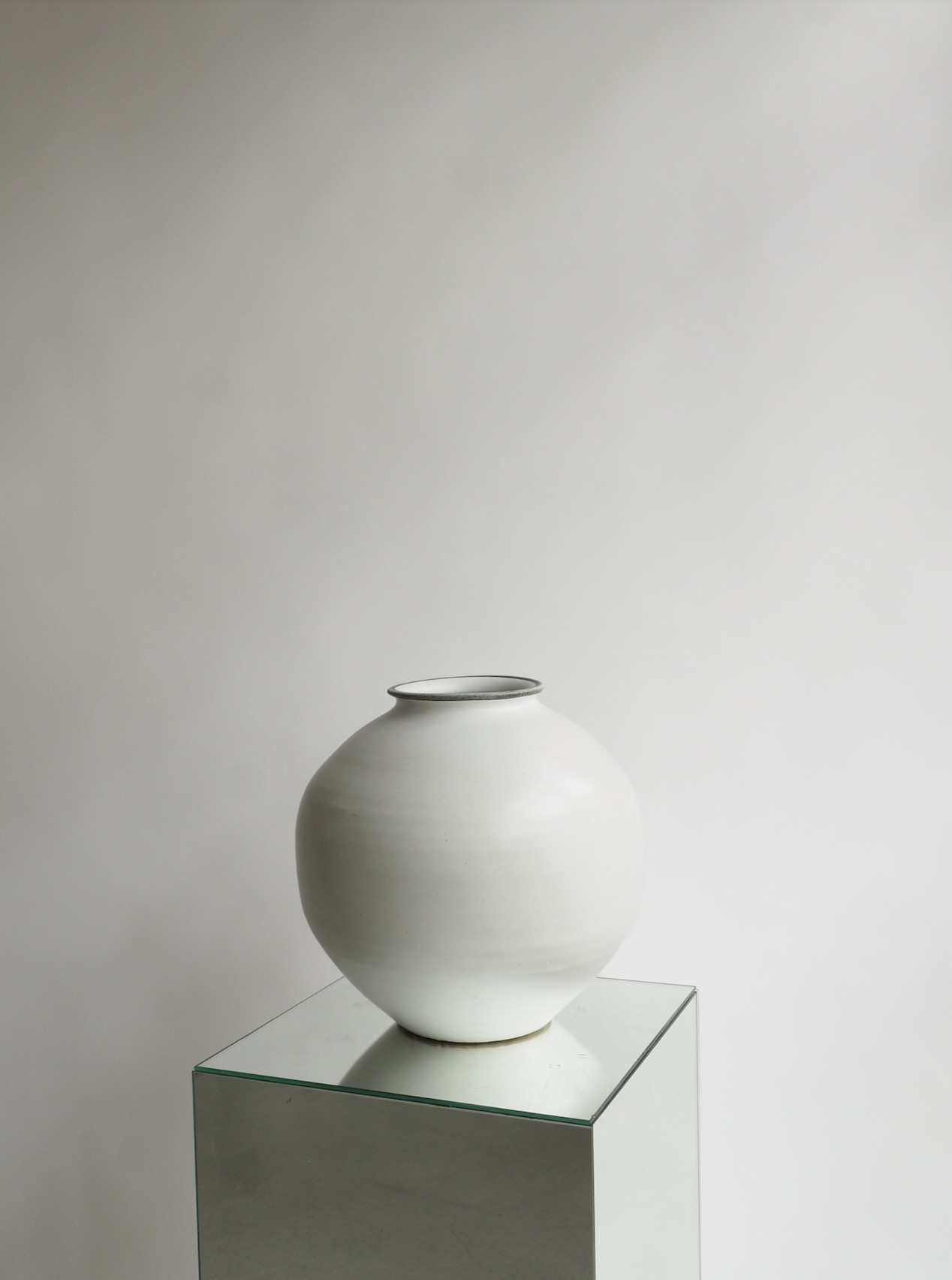 CERAMIC VASE 2.1 - 2.2