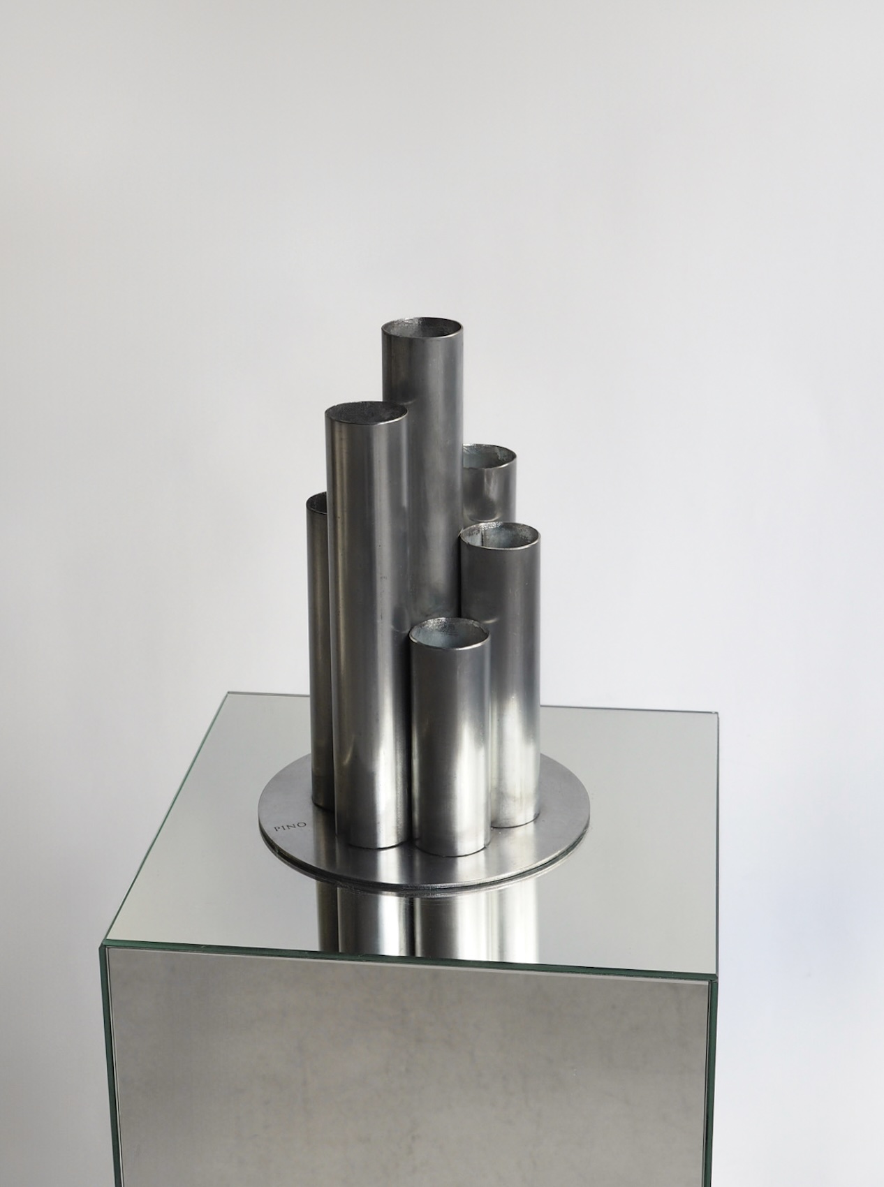 PINO TUBE VASE 1.0